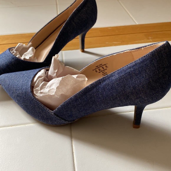 Simply Styled size 7M jeans fabric style shoes never been worn. - Picture 5 of 5